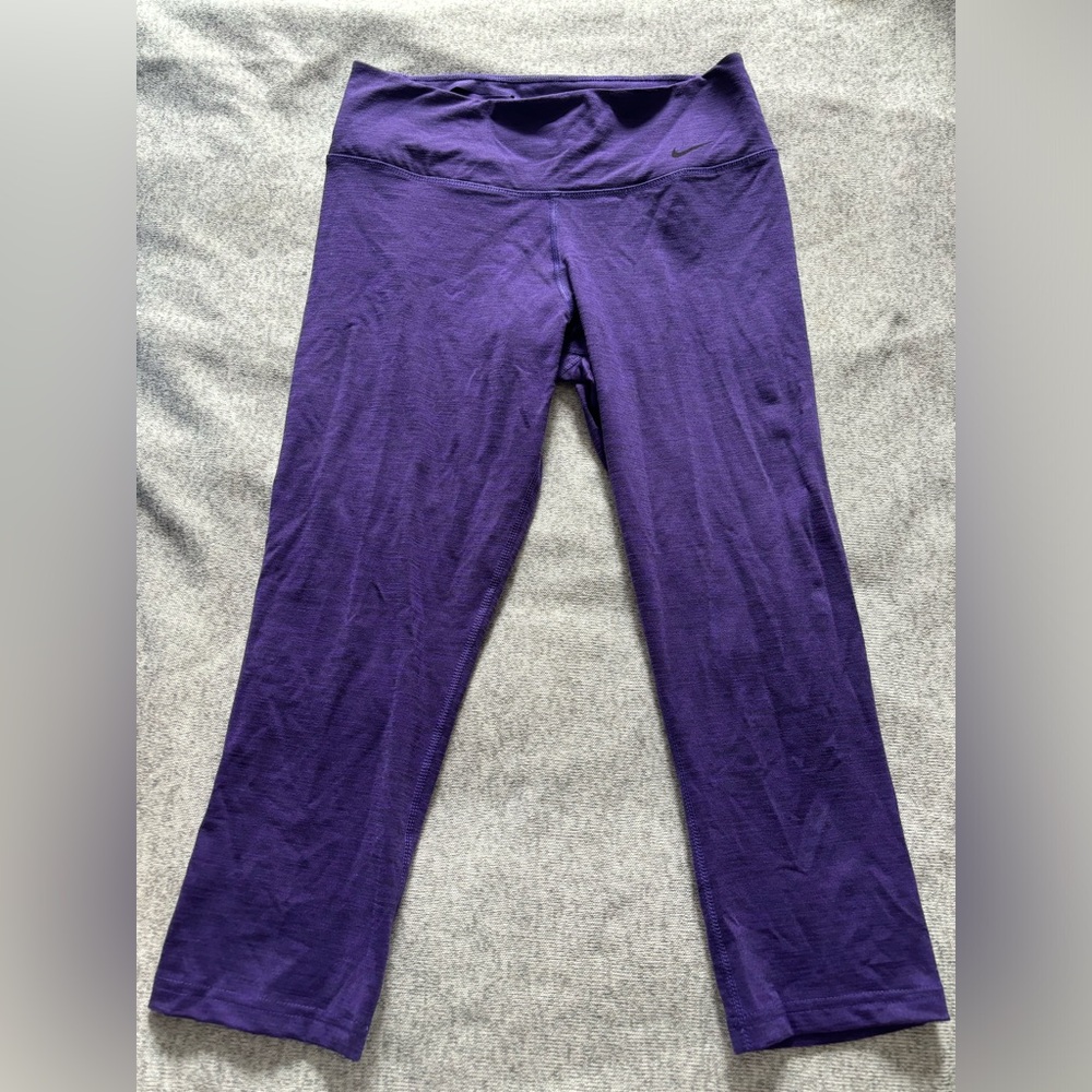 Nike Purple running cropped leggings sz Sm with hidden pocket